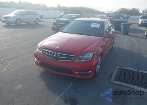 2014 Mercedes-Benz C 250 Sport из США, поврежденный, VIN WDDGF4HBXER315150